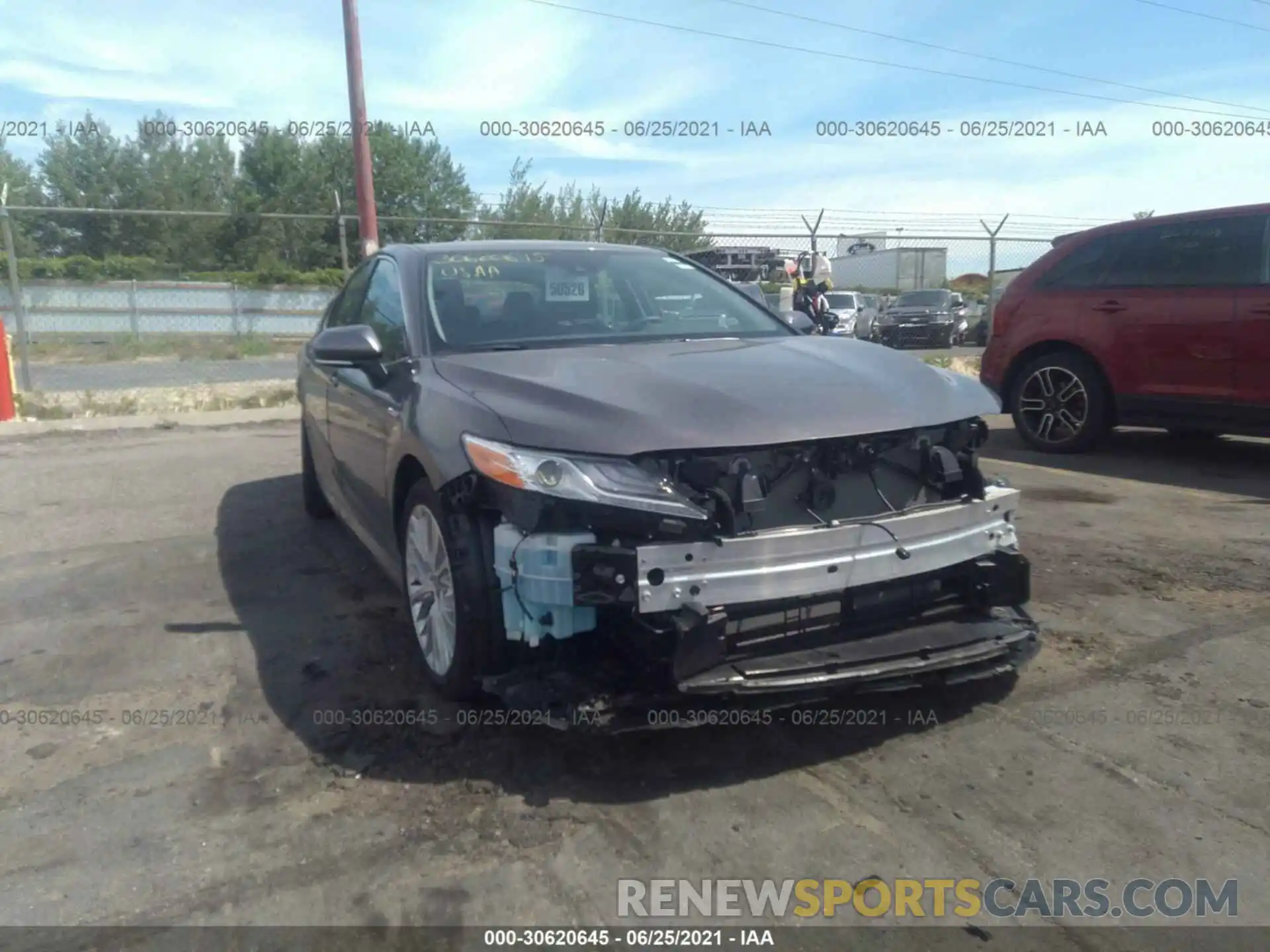 6 Photograph of a damaged car 4T1F31AK5LU535437 TOYOTA CAMRY 2020