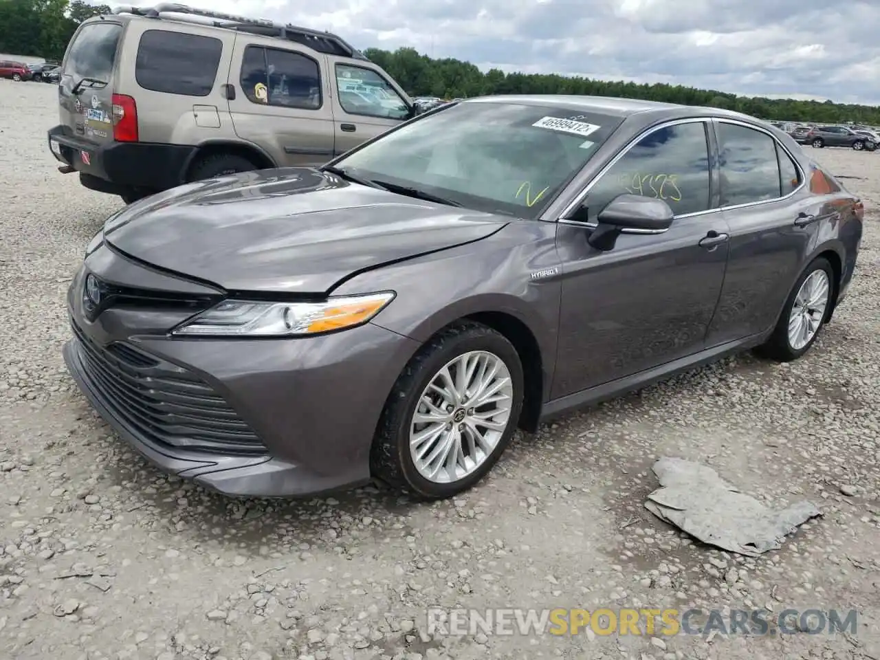 2 Photograph of a damaged car 4T1F31AK5LU537561 TOYOTA CAMRY 2020