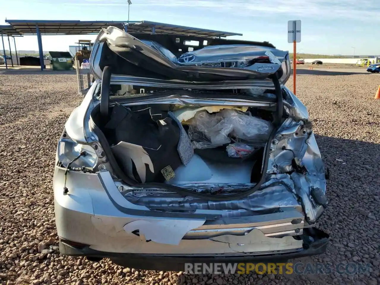 6 Photograph of a damaged car 4T1F31AK5LU538435 TOYOTA CAMRY 2020