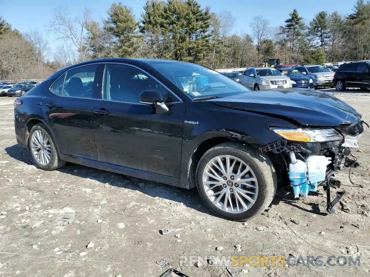 4 Photograph of a damaged car 4T1F31AK5LU543389 TOYOTA CAMRY 2020