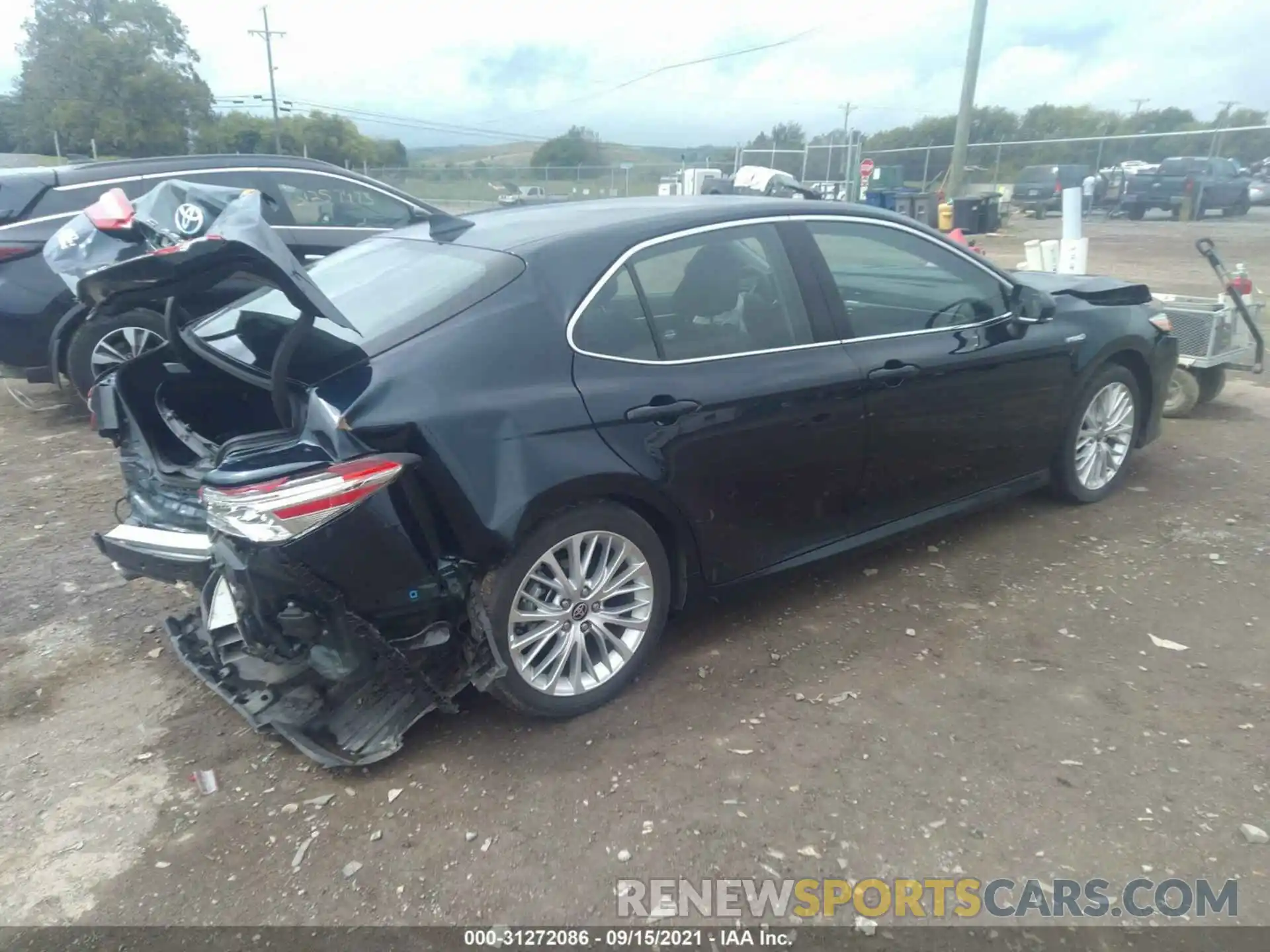 4 Photograph of a damaged car 4T1F31AK5LU545272 TOYOTA CAMRY 2020