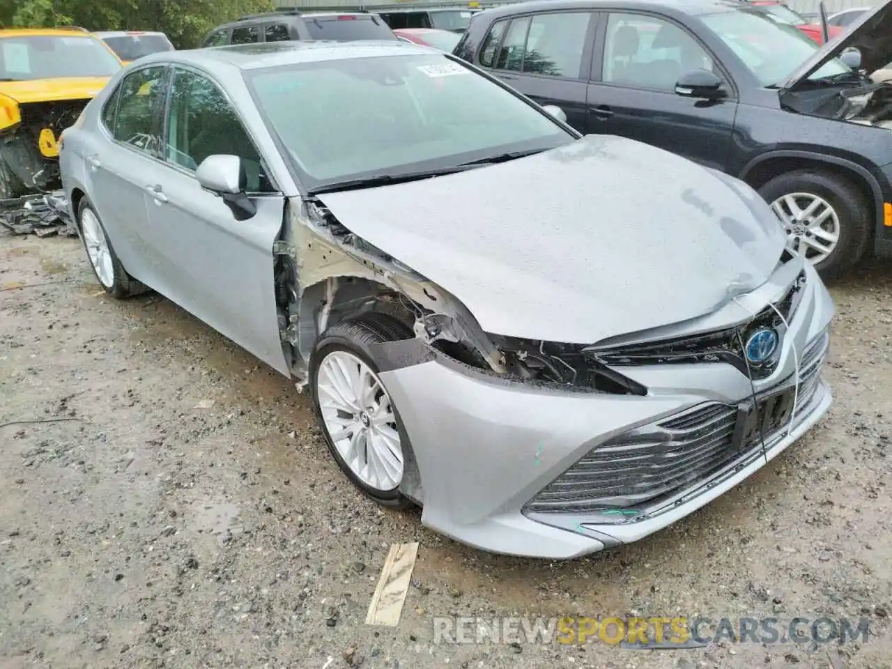 1 Photograph of a damaged car 4T1F31AK6LU522499 TOYOTA CAMRY 2020