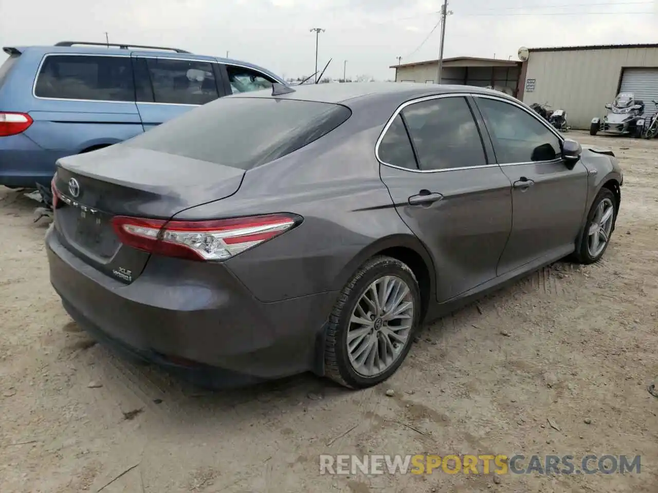 3 Фотография поврежденного автомобиля 4T1F31AK6LU523958 TOYOTA CAMRY 2020