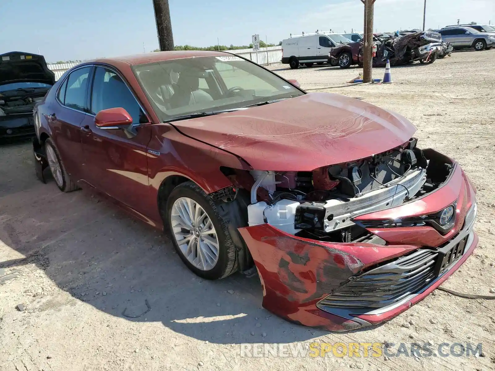 1 Photograph of a damaged car 4T1F31AK6LU526777 TOYOTA CAMRY 2020