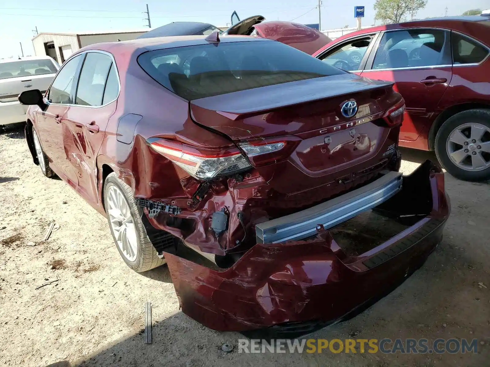 3 Photograph of a damaged car 4T1F31AK6LU526777 TOYOTA CAMRY 2020