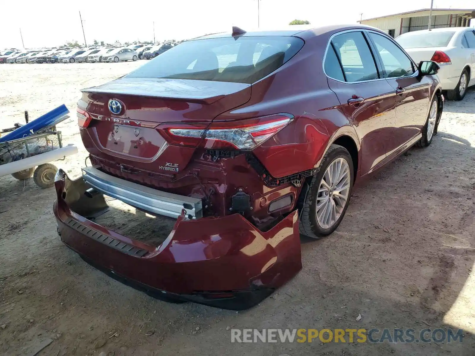 4 Photograph of a damaged car 4T1F31AK6LU526777 TOYOTA CAMRY 2020