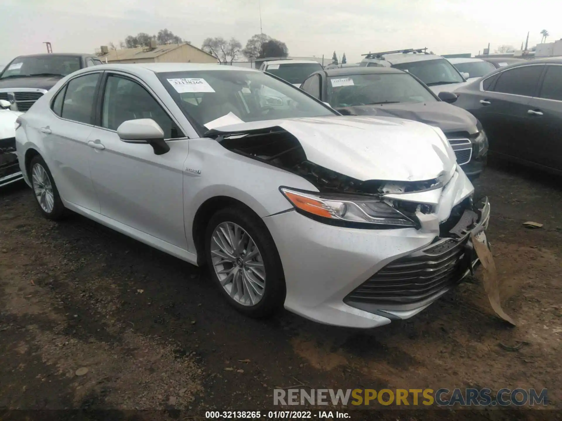 1 Photograph of a damaged car 4T1F31AK6LU526875 TOYOTA CAMRY 2020