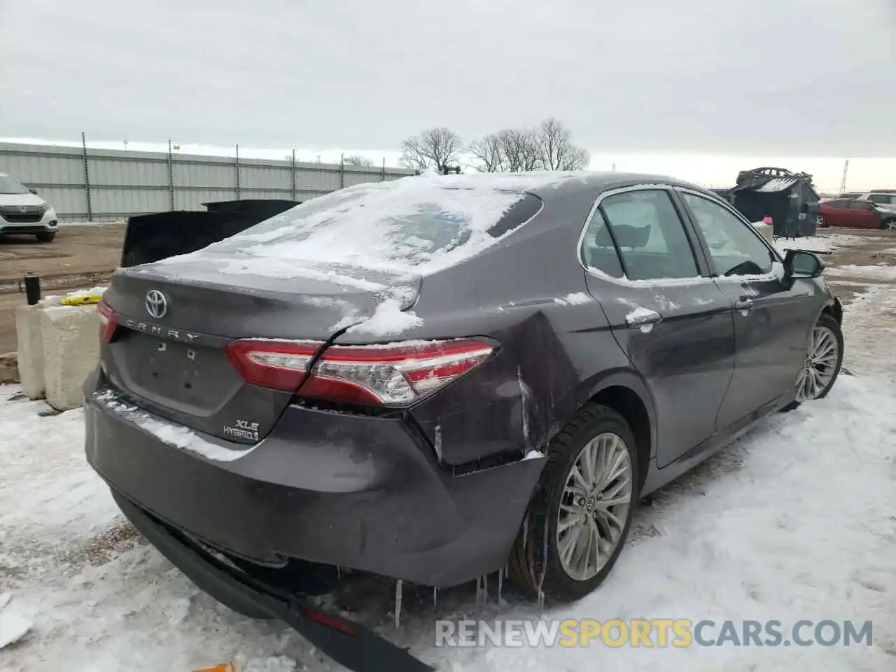 4 Photograph of a damaged car 4T1F31AK6LU537794 TOYOTA CAMRY 2020