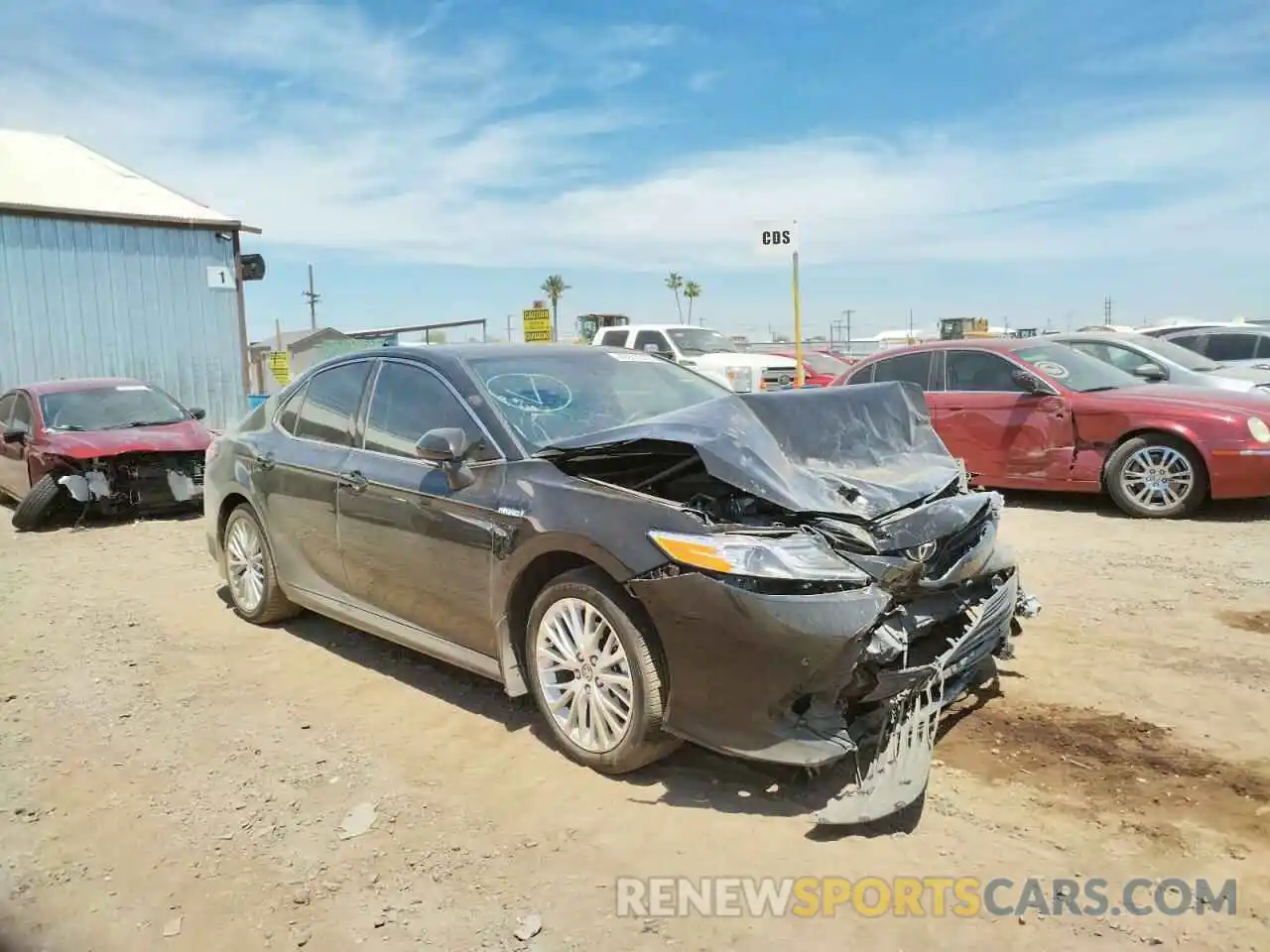 1 Photograph of a damaged car 4T1F31AK6LU540422 TOYOTA CAMRY 2020