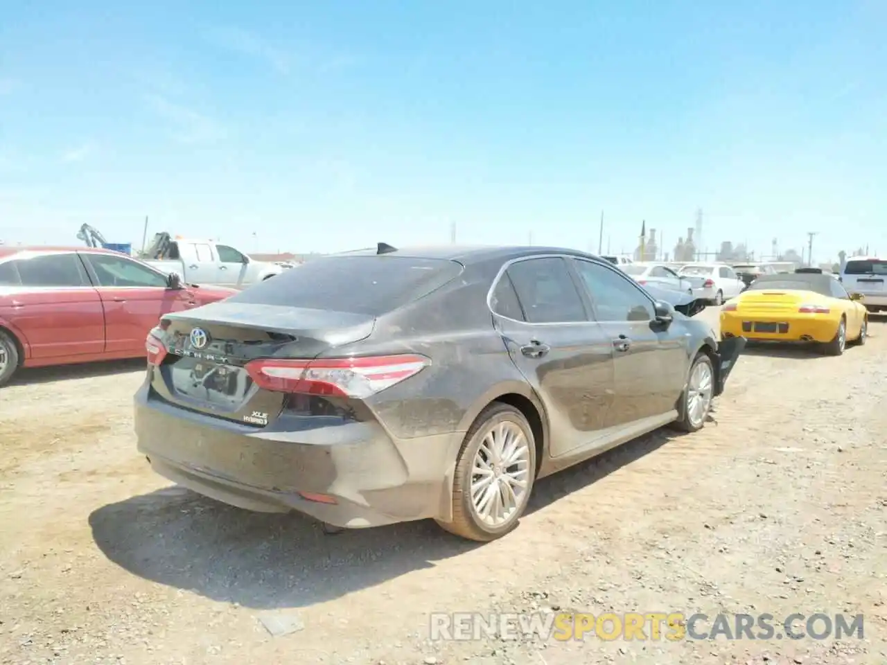 4 Photograph of a damaged car 4T1F31AK6LU540422 TOYOTA CAMRY 2020