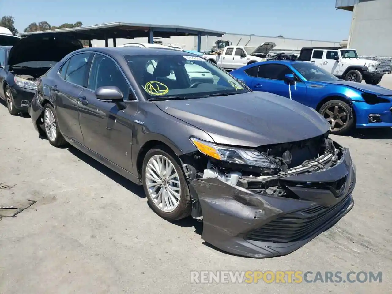 1 Photograph of a damaged car 4T1F31AK6LU545488 TOYOTA CAMRY 2020