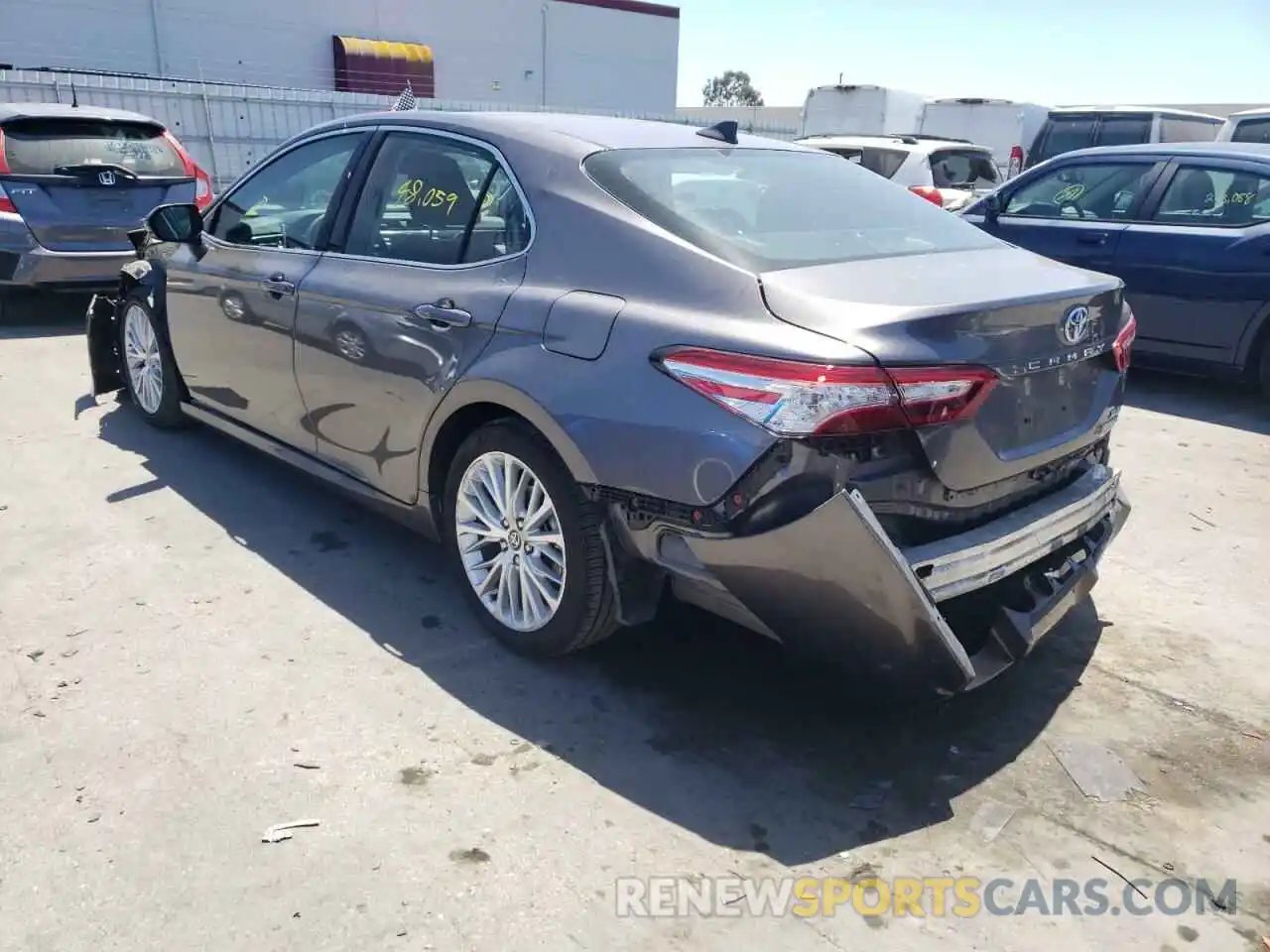 3 Photograph of a damaged car 4T1F31AK6LU545488 TOYOTA CAMRY 2020