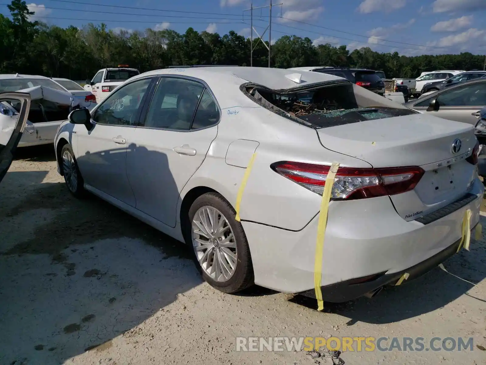 3 Photograph of a damaged car 4T1F31AK7LU522768 TOYOTA CAMRY 2020