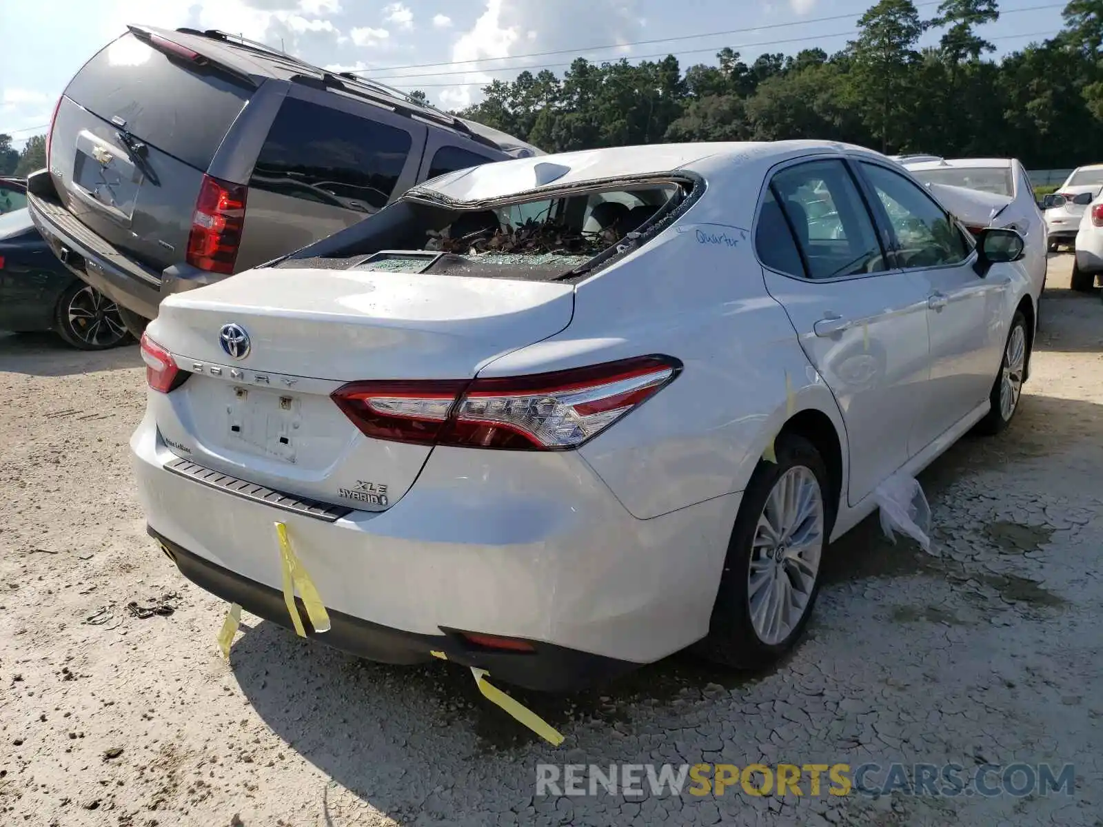 4 Photograph of a damaged car 4T1F31AK7LU522768 TOYOTA CAMRY 2020