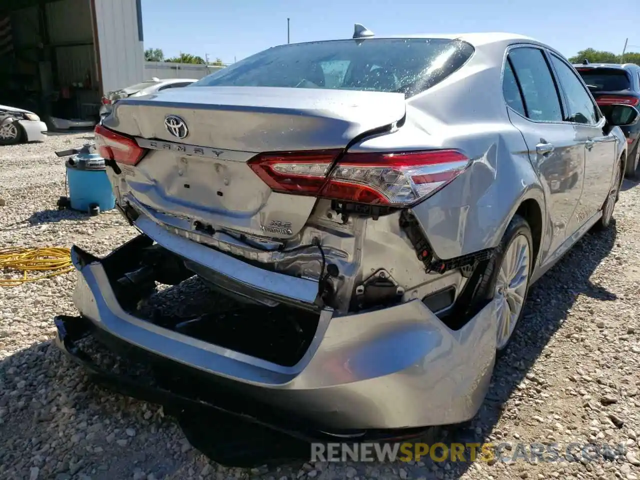 4 Photograph of a damaged car 4T1F31AK7LU525301 TOYOTA CAMRY 2020