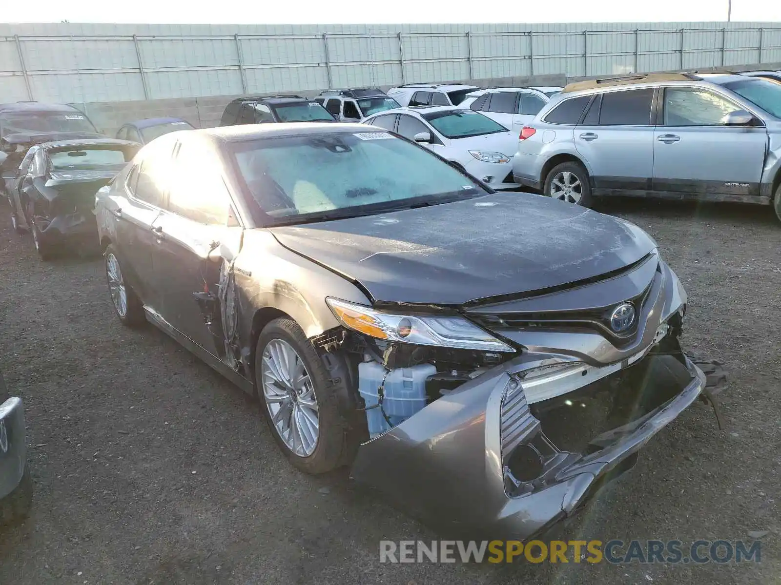 1 Photograph of a damaged car 4T1F31AK7LU546164 TOYOTA CAMRY 2020