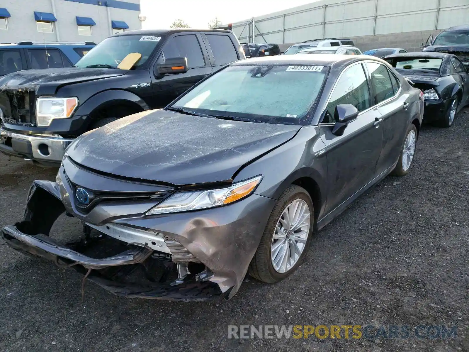 2 Photograph of a damaged car 4T1F31AK7LU546164 TOYOTA CAMRY 2020