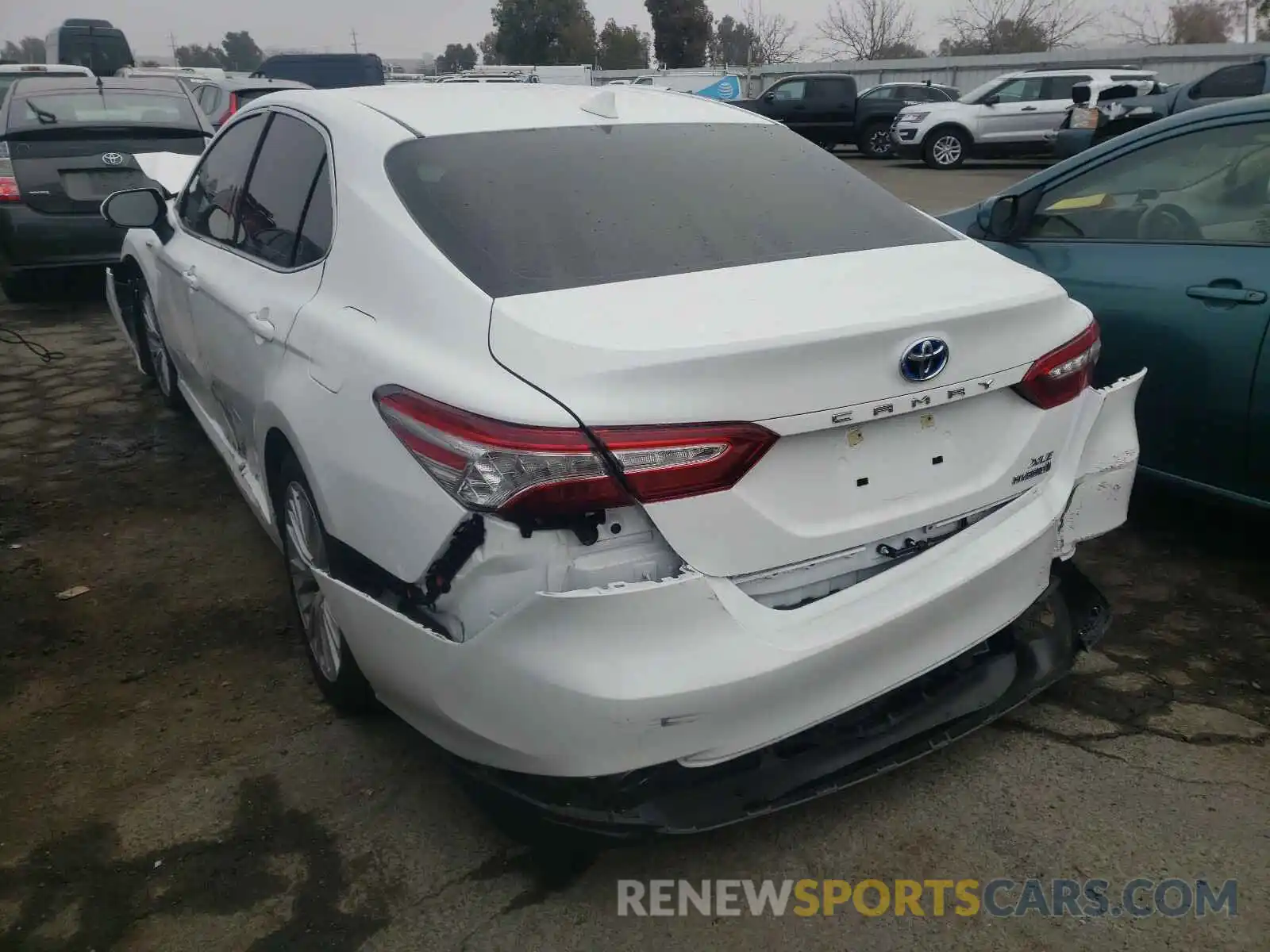 3 Photograph of a damaged car 4T1F31AK8LU010615 TOYOTA CAMRY 2020