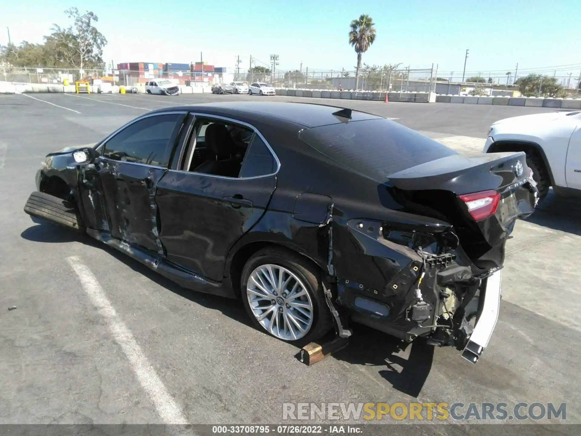 6 Photograph of a damaged car 4T1F31AK8LU520480 TOYOTA CAMRY 2020