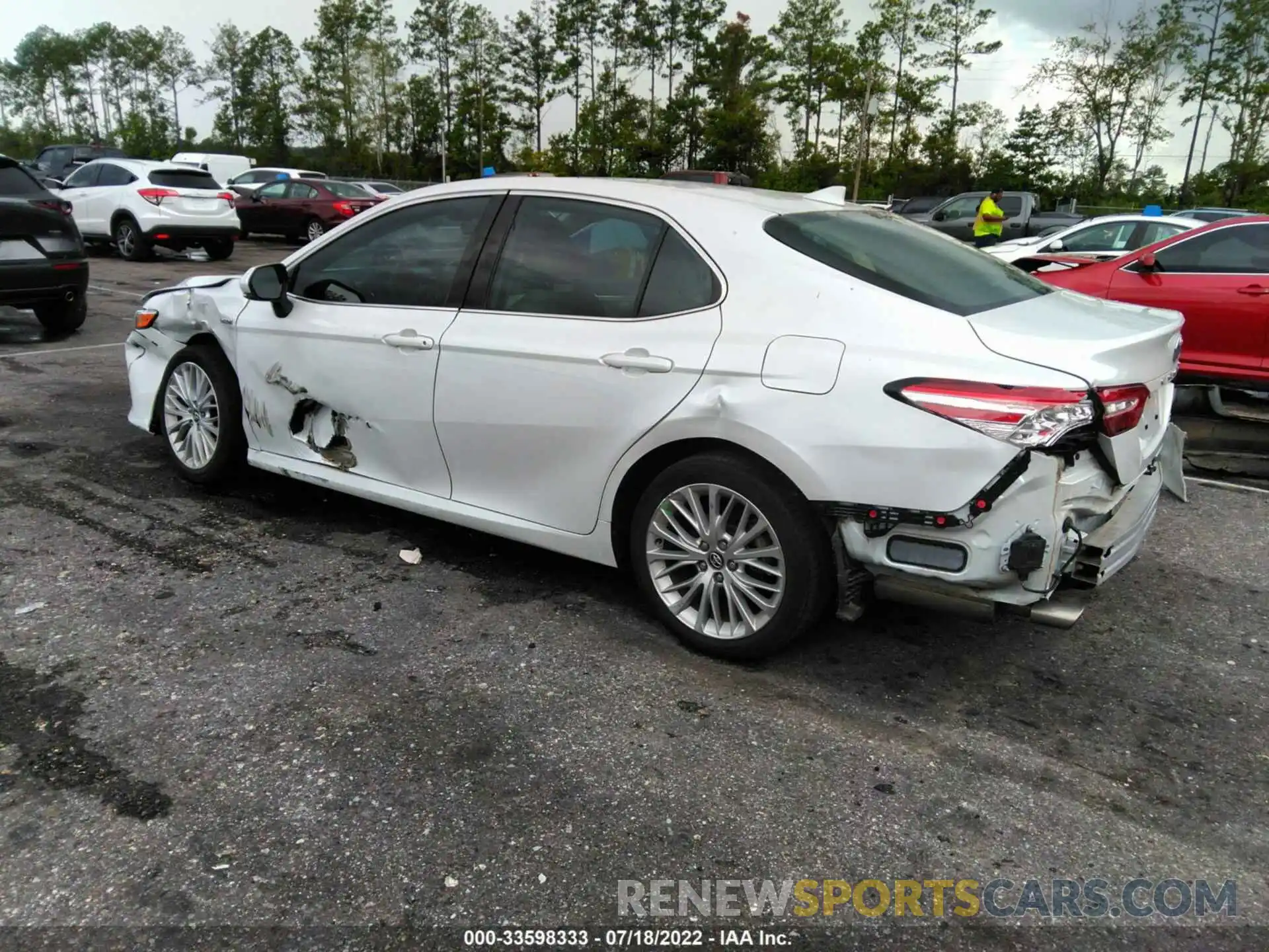 3 Photograph of a damaged car 4T1F31AK8LU520687 TOYOTA CAMRY 2020