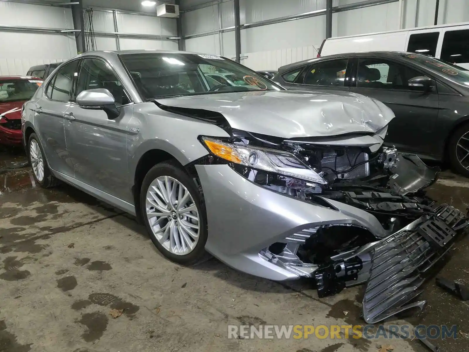 1 Photograph of a damaged car 4T1F31AK8LU525209 TOYOTA CAMRY 2020