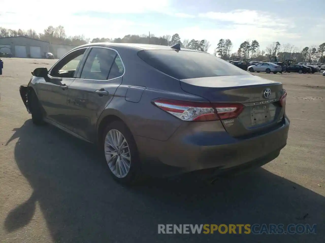 3 Photograph of a damaged car 4T1F31AK8LU526005 TOYOTA CAMRY 2020