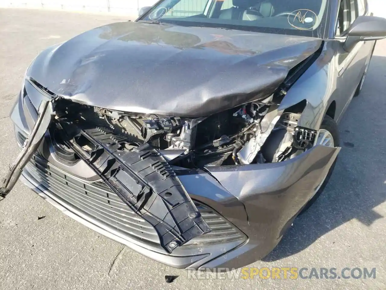 9 Photograph of a damaged car 4T1F31AK8LU526005 TOYOTA CAMRY 2020