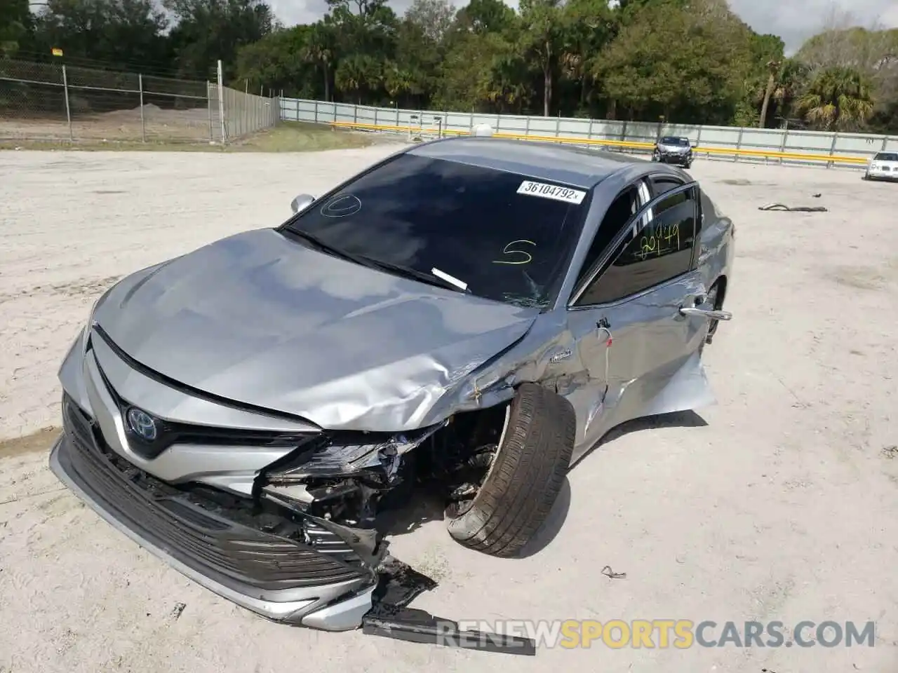 2 Photograph of a damaged car 4T1F31AK8LU533486 TOYOTA CAMRY 2020