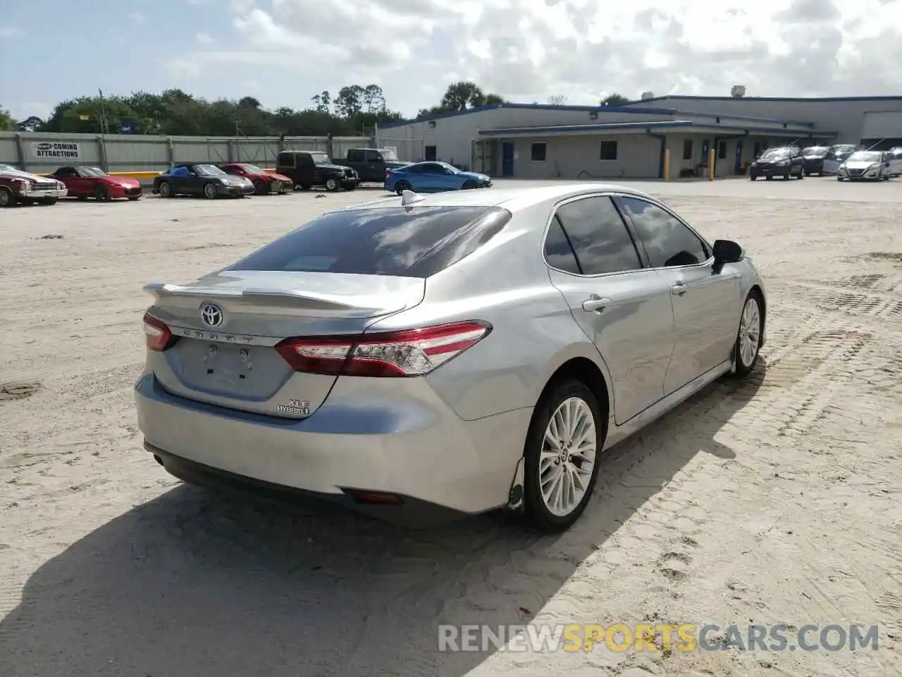 4 Photograph of a damaged car 4T1F31AK8LU533486 TOYOTA CAMRY 2020