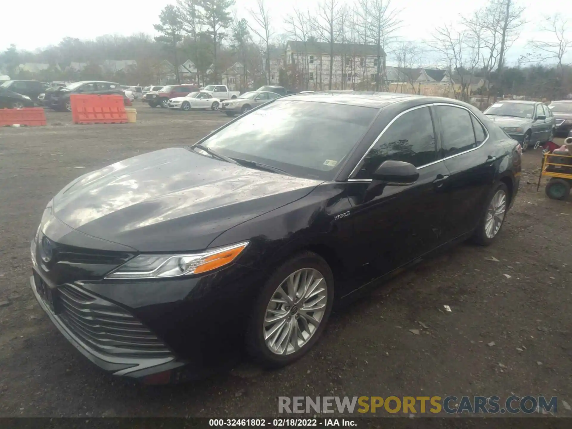 2 Photograph of a damaged car 4T1F31AK8LU540597 TOYOTA CAMRY 2020