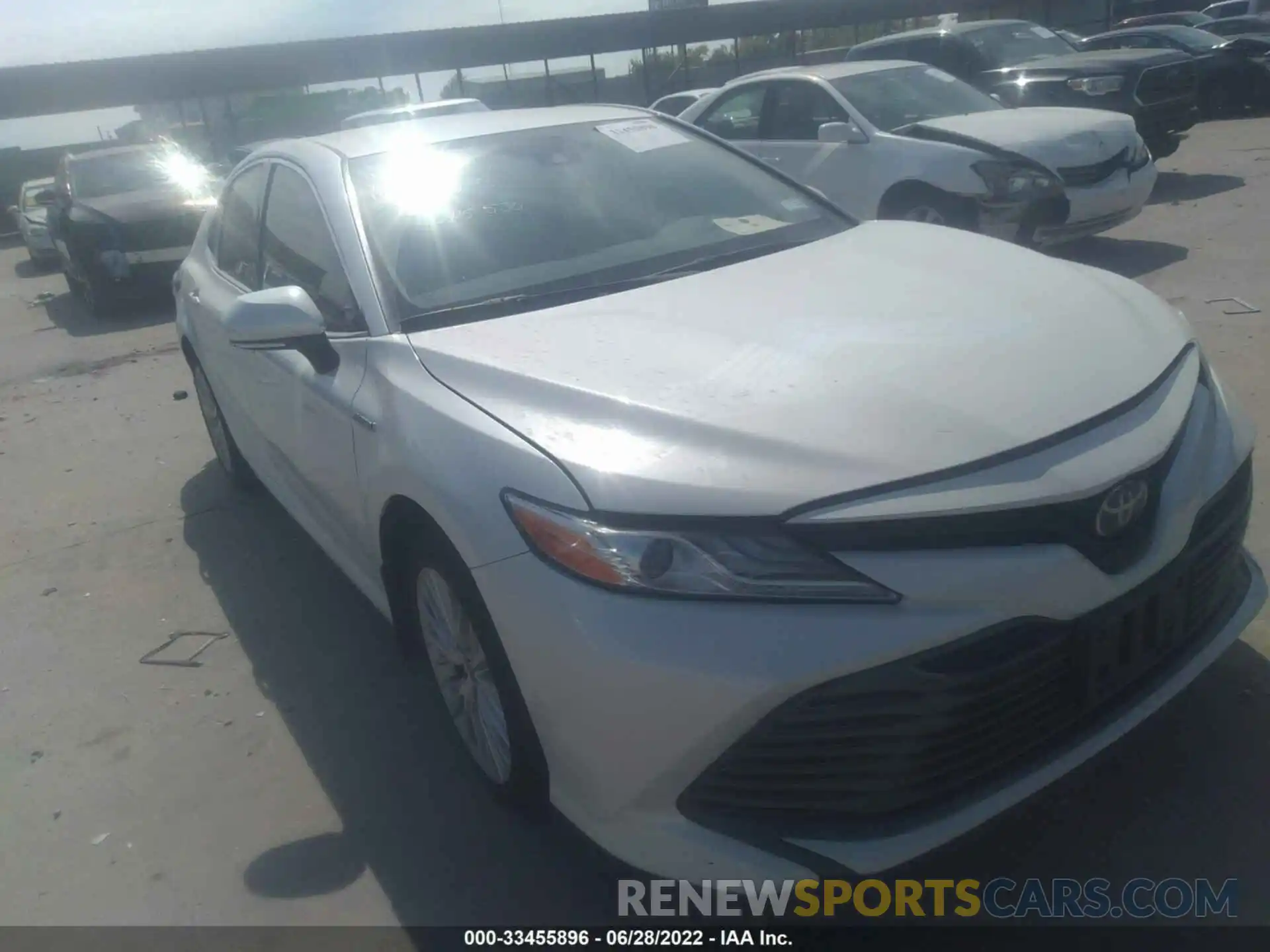 1 Photograph of a damaged car 4T1F31AK8LU540874 TOYOTA CAMRY 2020