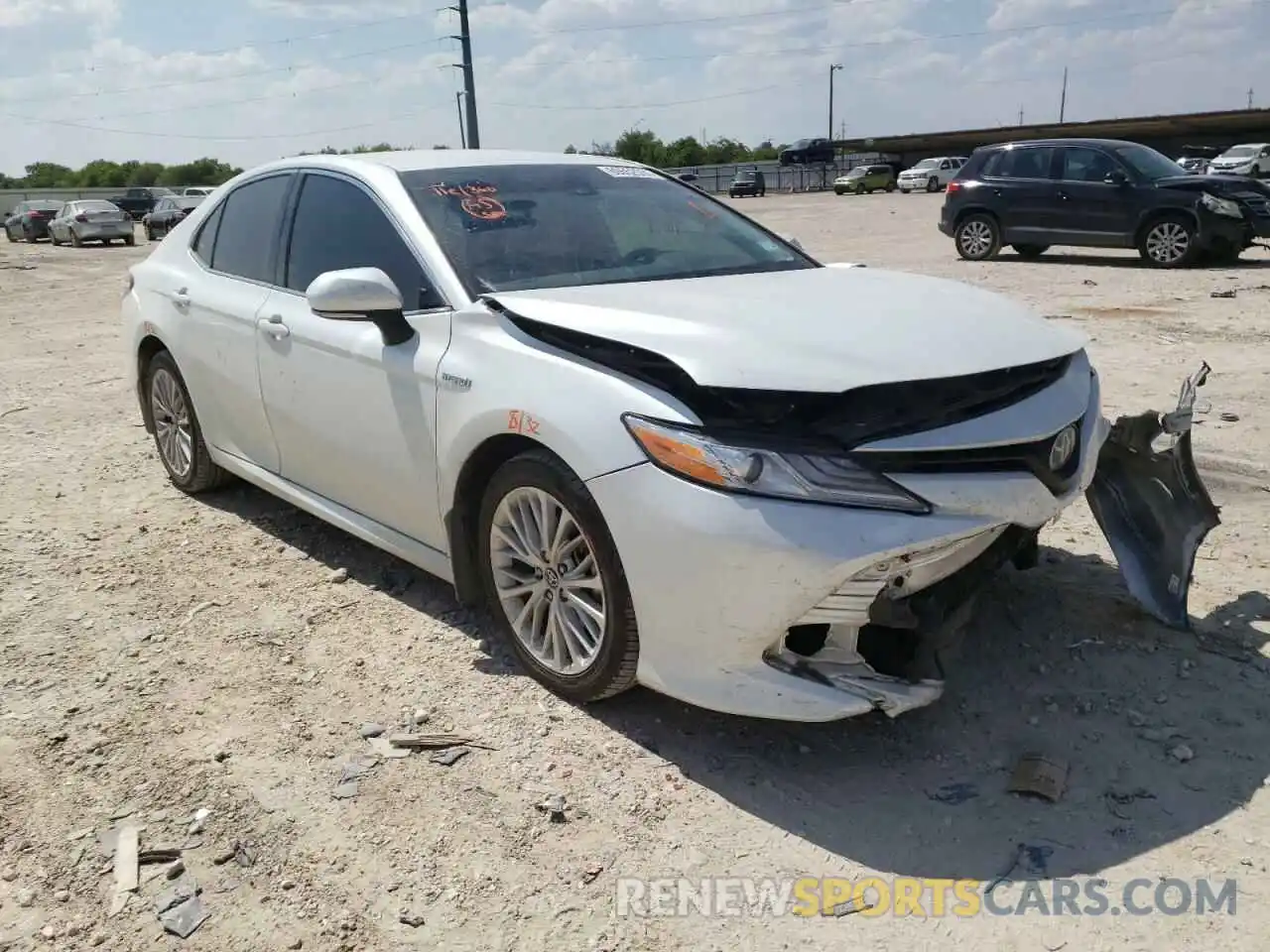 1 Photograph of a damaged car 4T1F31AK8LU545069 TOYOTA CAMRY 2020