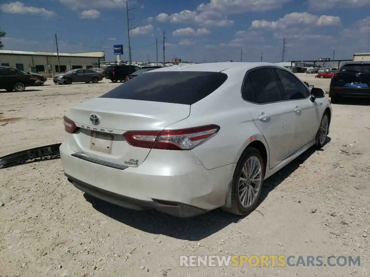 4 Photograph of a damaged car 4T1F31AK8LU545069 TOYOTA CAMRY 2020