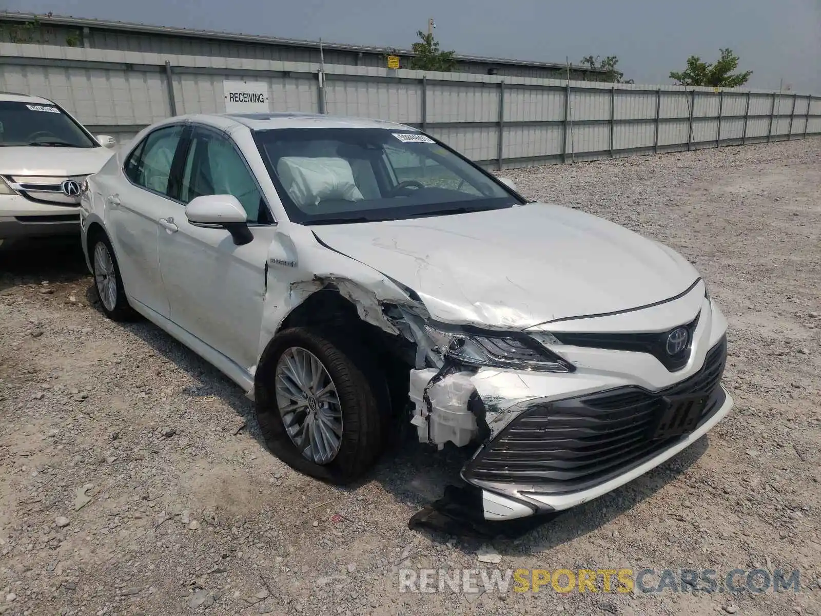 1 Photograph of a damaged car 4T1F31AK9LU016052 TOYOTA CAMRY 2020