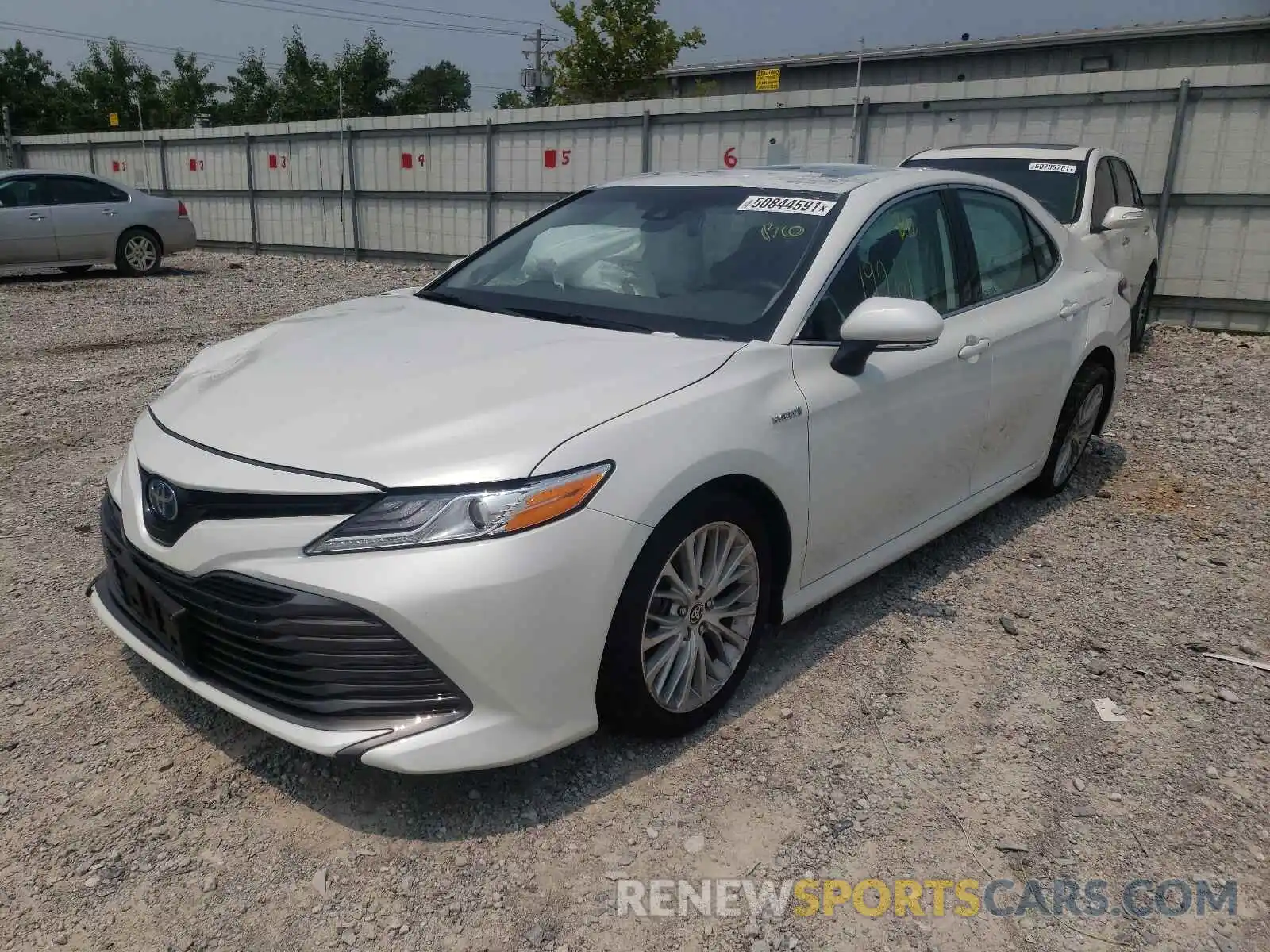 2 Photograph of a damaged car 4T1F31AK9LU016052 TOYOTA CAMRY 2020