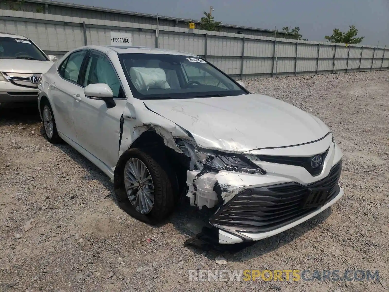 9 Photograph of a damaged car 4T1F31AK9LU016052 TOYOTA CAMRY 2020