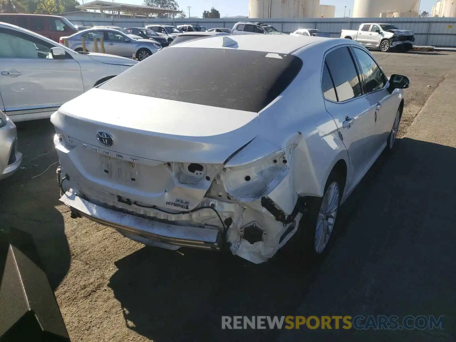 4 Photograph of a damaged car 4T1F31AK9LU518933 TOYOTA CAMRY 2020