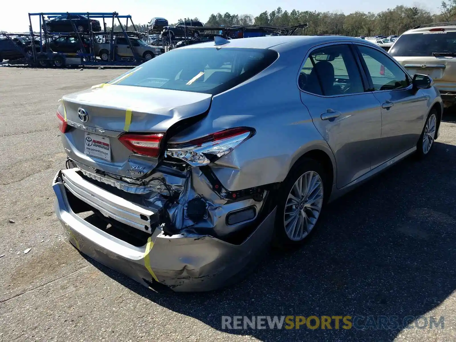 4 Photograph of a damaged car 4T1F31AK9LU520777 TOYOTA CAMRY 2020