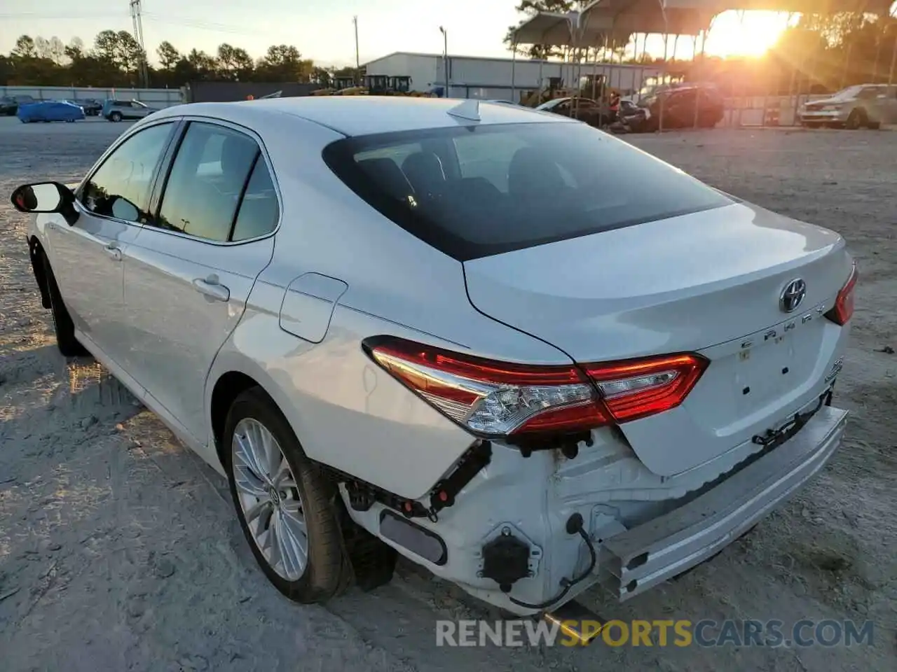 3 Photograph of a damaged car 4T1F31AK9LU522920 TOYOTA CAMRY 2020