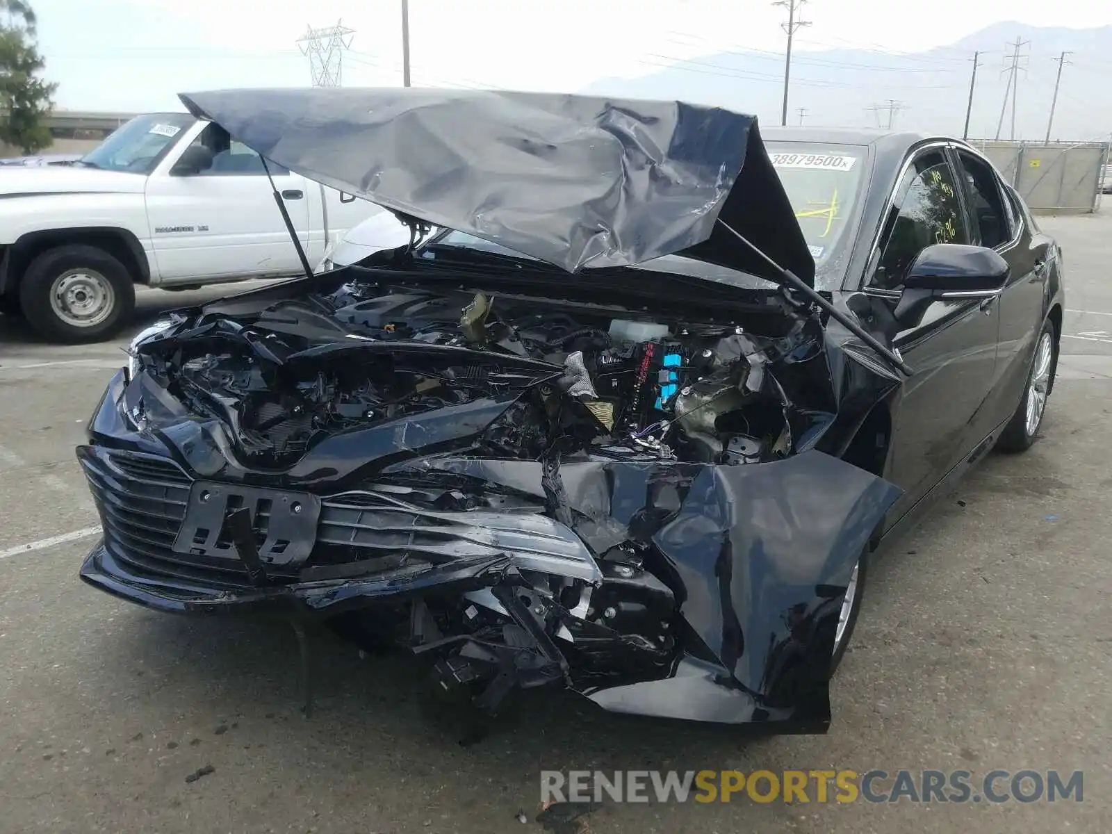 2 Photograph of a damaged car 4T1F31AK9LU525557 TOYOTA CAMRY 2020