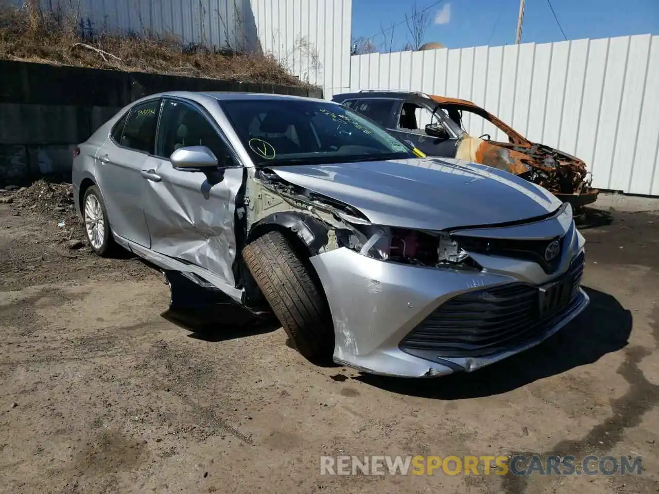 1 Photograph of a damaged car 4T1F31AK9LU528197 TOYOTA CAMRY 2020