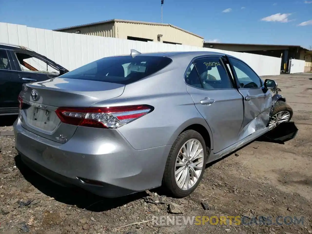 4 Photograph of a damaged car 4T1F31AK9LU528197 TOYOTA CAMRY 2020