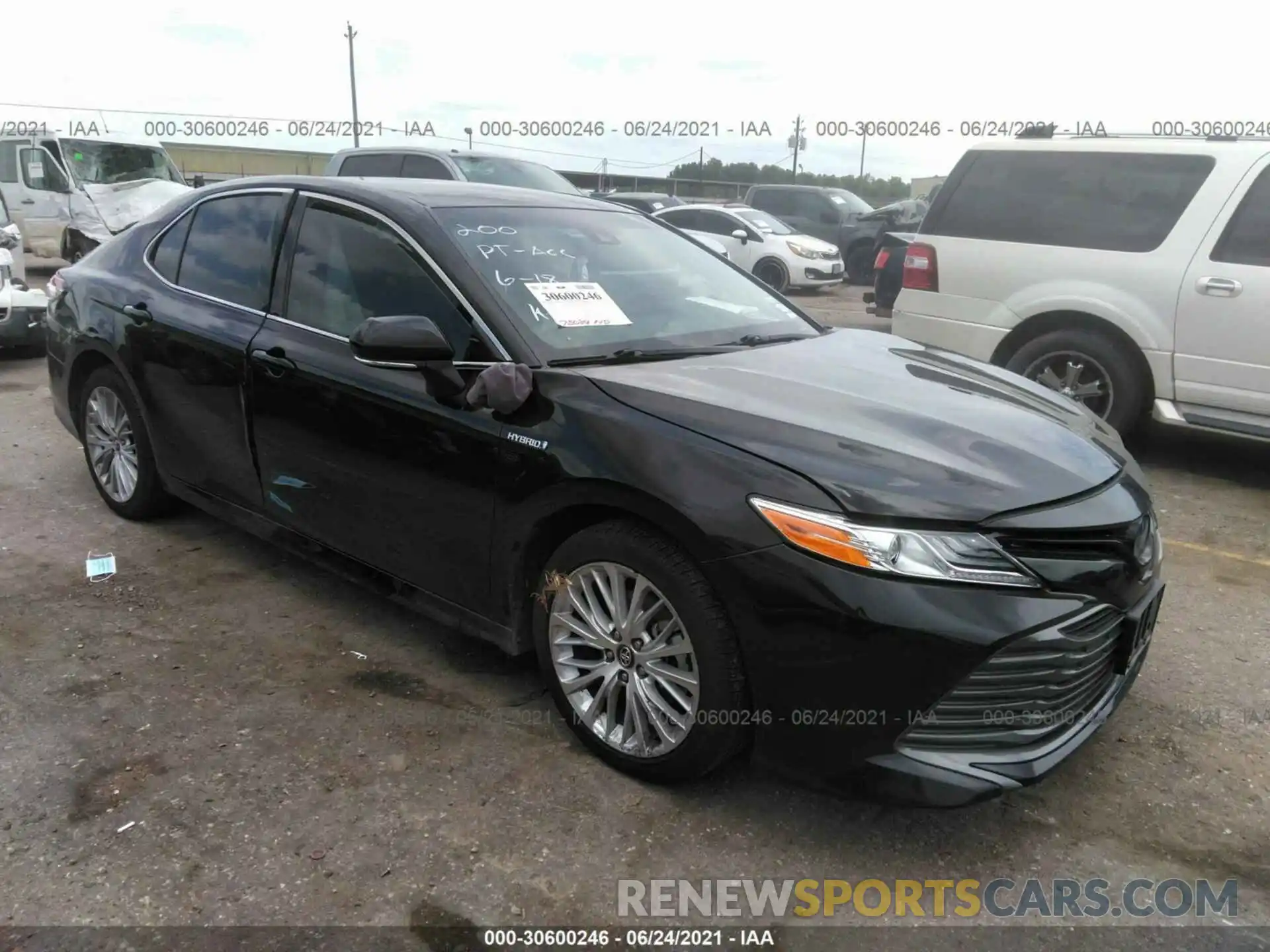 1 Photograph of a damaged car 4T1F31AK9LU528314 TOYOTA CAMRY 2020