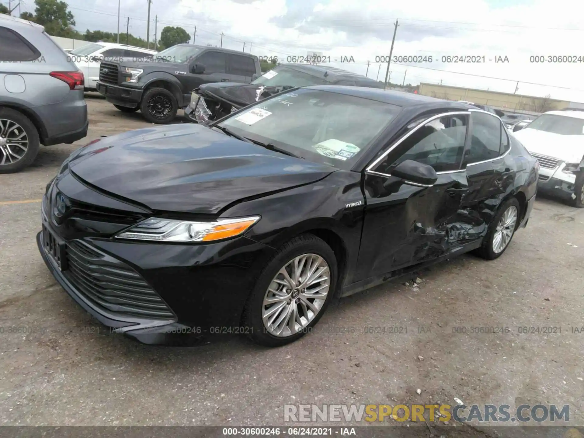 2 Photograph of a damaged car 4T1F31AK9LU528314 TOYOTA CAMRY 2020