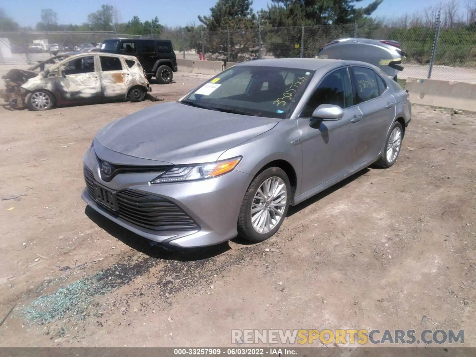 2 Photograph of a damaged car 4T1F31AK9LU536476 TOYOTA CAMRY 2020