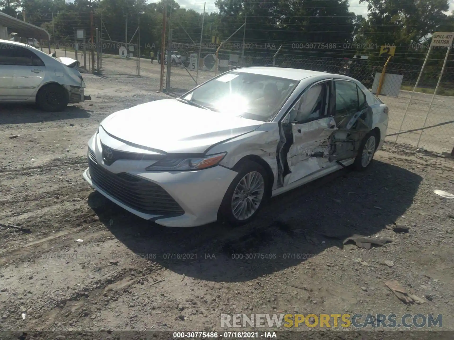 2 Photograph of a damaged car 4T1F31AK9LU544450 TOYOTA CAMRY 2020