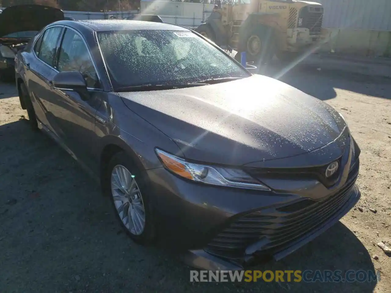 1 Photograph of a damaged car 4T1F31AK9LU546084 TOYOTA CAMRY 2020