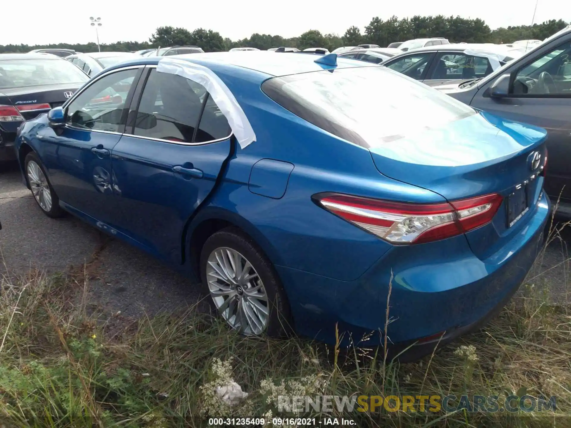 3 Photograph of a damaged car 4T1F31AKXLU013063 TOYOTA CAMRY 2020