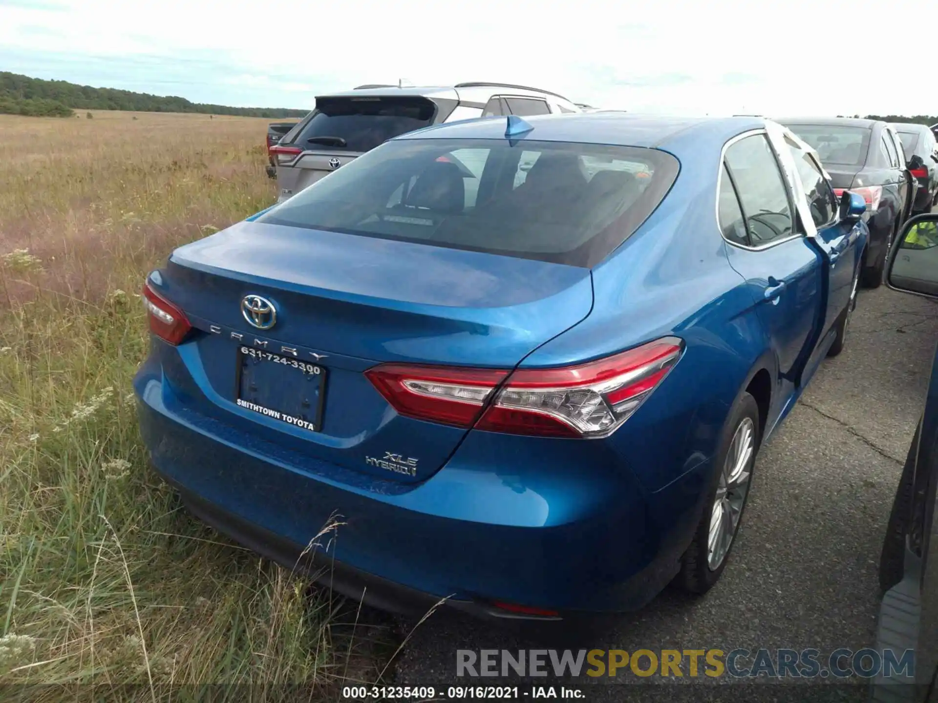 4 Photograph of a damaged car 4T1F31AKXLU013063 TOYOTA CAMRY 2020