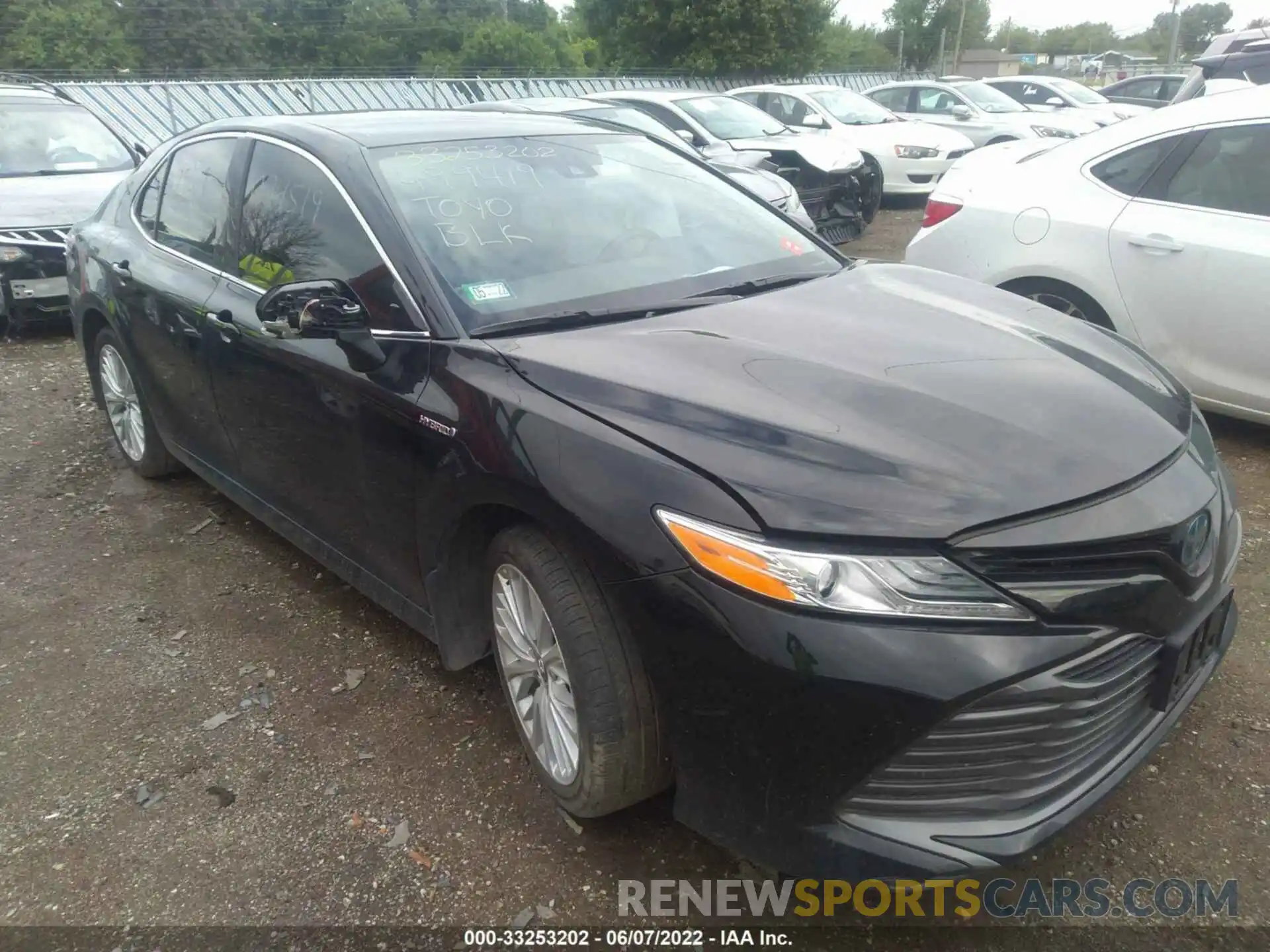 1 Photograph of a damaged car 4T1F31AKXLU518827 TOYOTA CAMRY 2020